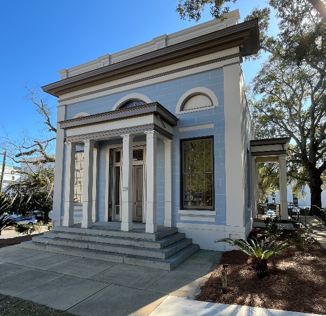 Union Bank building, 219 Apalachee Parkway, Tallahassee, 2024Photo by Jen England